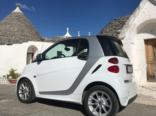 Foto Tipico Rent noleggio auto / Rent a car Alberobello