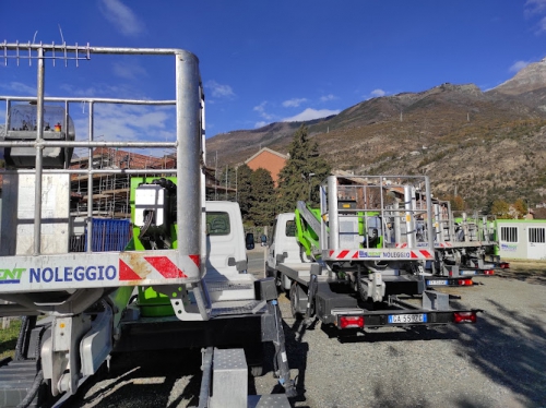 Foto BigRent Noleggio furgoni, cestelli e escavatori