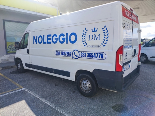 Foto DM Noleggio Furgoni con Autolavaggio auto moto e mezzi pesanti