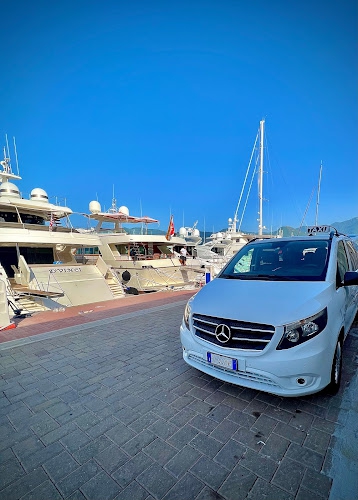 Foto Manzi Taxi - Castellammare di Stabia