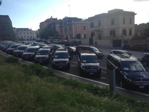 Foto Taxi Pomezia-Ardea NCC Foto Taxi Pomezia-Ardea NCC