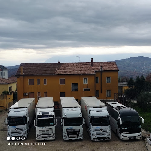 Foto Noleggio Pullman Pedicini Viaggi srl Foto Noleggio Pullman Pedicini Viaggi srl