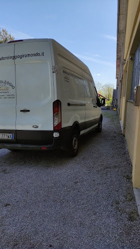 Foto Autonoleggio Giramondo