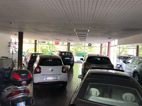 Foto 4 Cars vendita - noleggio - assistenza