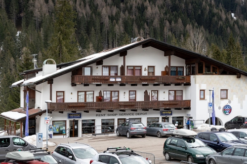 Foto Rent and Go Falcade - Noleggio Sci e Bici - Ski and Bike Rental - Skiverleih und Radverleih