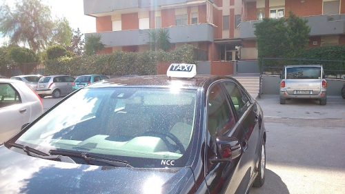 Foto Taxi Autonoleggio La Marca Mimmo