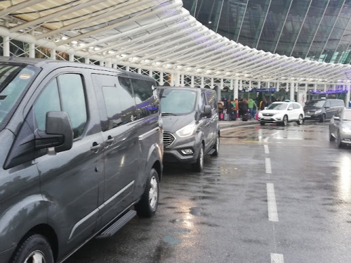 Foto Trasferimenti/taxi aeroporto di Nizza e tutti gli aeroporti italiani. Viaggi nazionali e internazionali