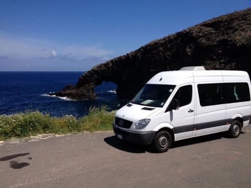 Foto Autonoleggio Consolo Noleggio AUTO scooter Pantelleria - SERVIZIO TAXI Pantelleria - ESCURSIONI- WEDDING bus e MINIBUS Foto Autonoleggio Consolo Noleggio AUTO scooter Pantelleria - SERVIZIO TAXI Pantelleria - ESCURSIONI- WEDDING bus e MINIBUS