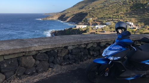 Foto Blue Pantelleria Noleggio Scooter Foto Blue Pantelleria Noleggio Scooter